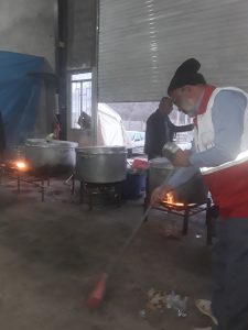 خدمات رسانی موکب مردمی  طریق الکربلا گچساران به مردم زلزله زده سی سخت در نهمین روز زلزله