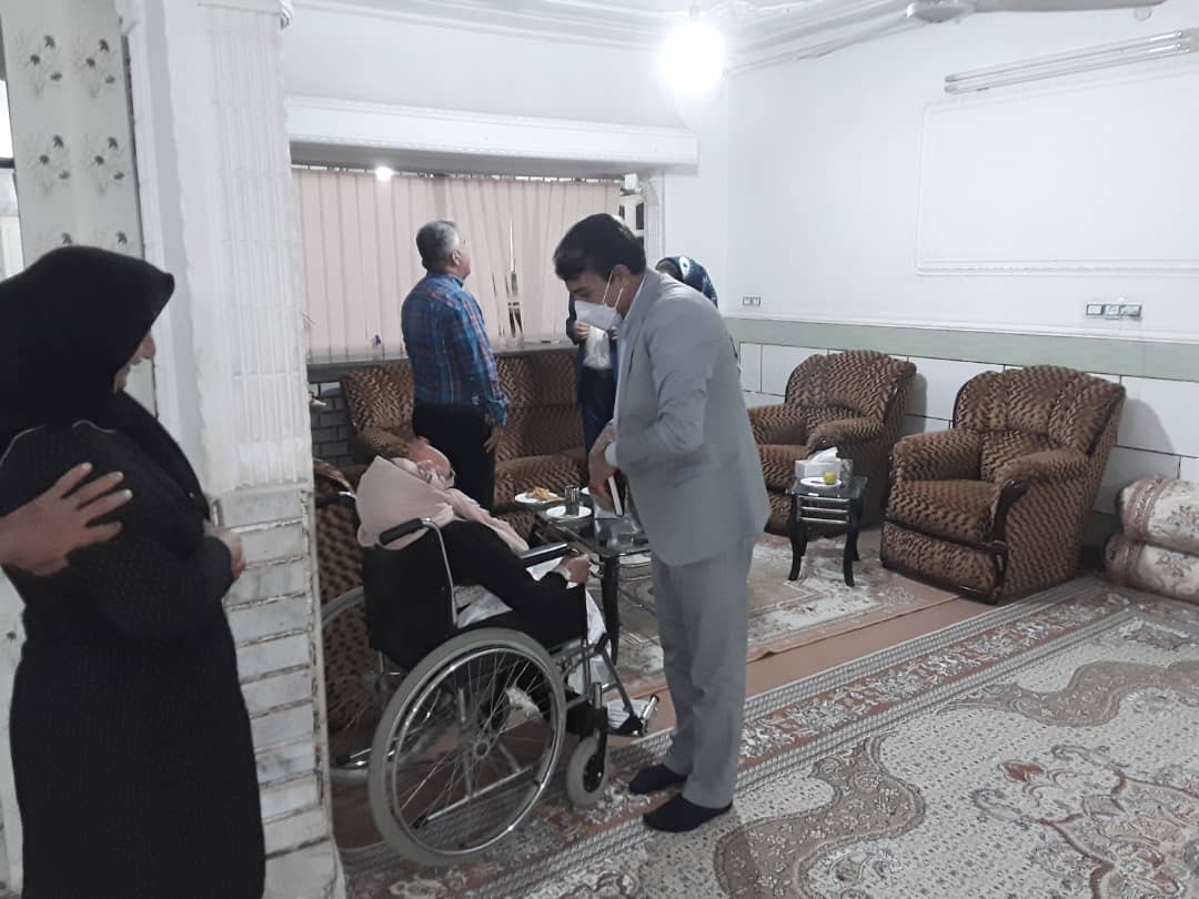 پیام تقدیر تشکر خانواده یک معلول از رئیس بهزیستی وهئیت همرا که برای سرکشی ازخانواده  معلولین  به منزل آنها  حضور پیدا می کند . متن پیام در خبر