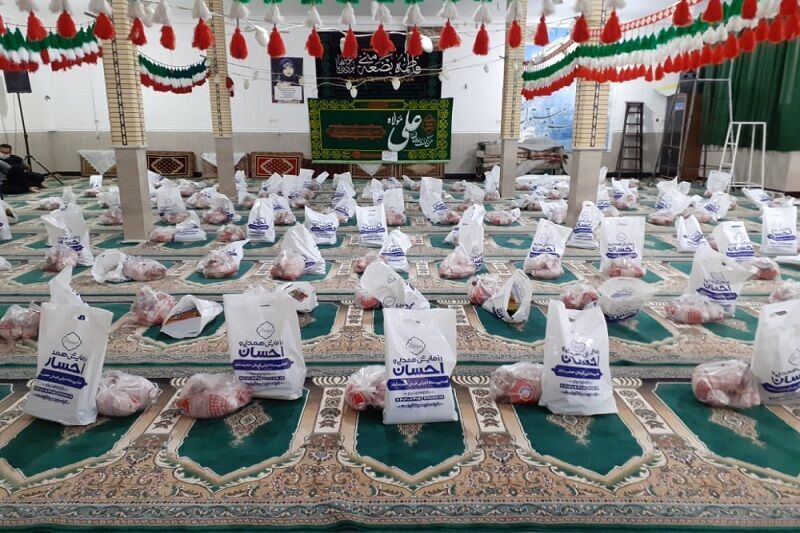 کمیته امداد در منطقه محروم پیچاب باشت بسته معیشتی توزیع کرد
