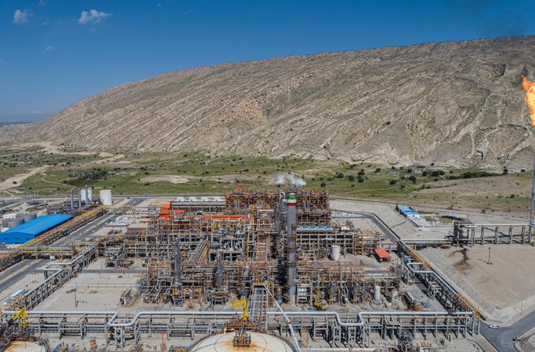 پایان سال‌ها انتظار؛ پتروشیمی گچساران پس از دو دهه وارد مدار تولید شد