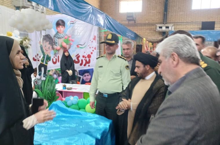 با حضور نسل جوان و نوجوان؛نمایشگاه «روایت عشق» در گچساران افتتاح شد+ تصاویر