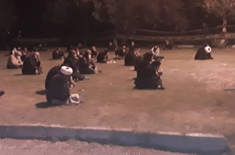 گزارش تصویری از حضور فرماندار و رئیس سازمان تبلیغات گچساران در هئیت رزمندگان اسلام گچساران شب تاسوعای حسینی .