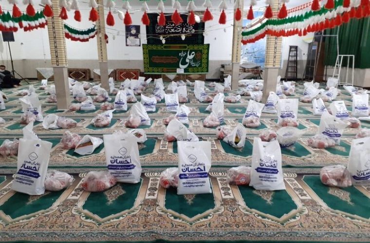 کمیته امداد در منطقه محروم پیچاب باشت بسته معیشتی توزیع کرد