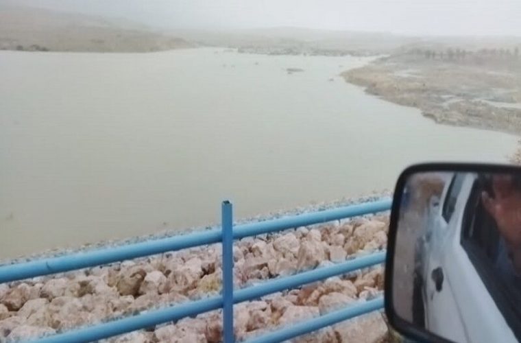 سد خاکی ایلی آباد در شهرستان بهمئی سرریز شد