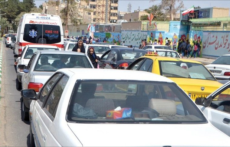 رانندگان چه زمانی می‌توانند روی خطوط رانندگی کنند؟