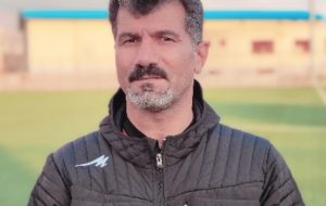 سرمربی تیم فوتبال نفت گچساران: وحدت و همدلی رمز موفقیت فوتبال نفت گچساران/یزدی ها را با شکست بدرقه خواهیم کرد