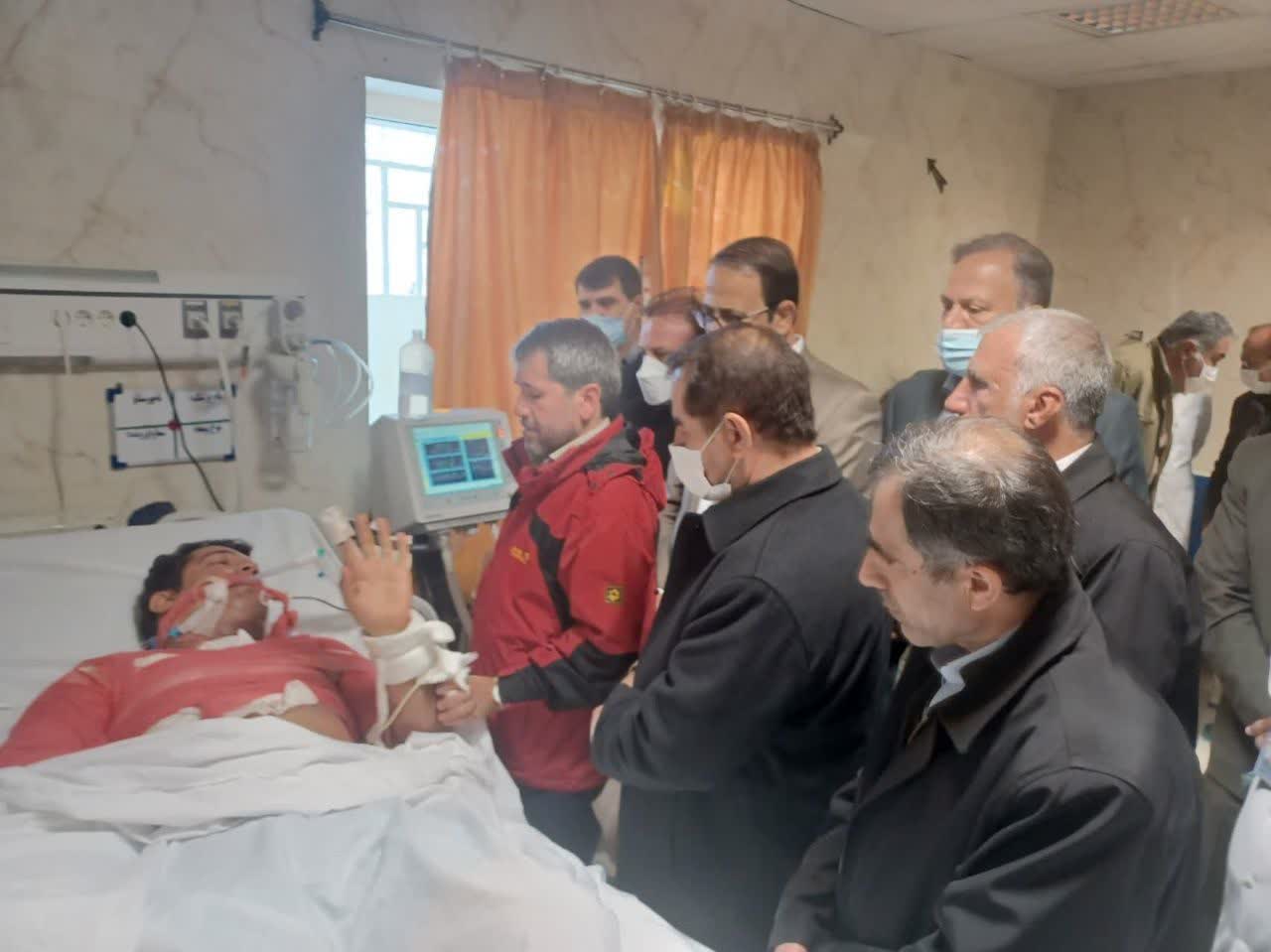 عیادت استاندار از مامور مصدوم شرکت برق/ امکانات استان برای مواقع بحران محدود است