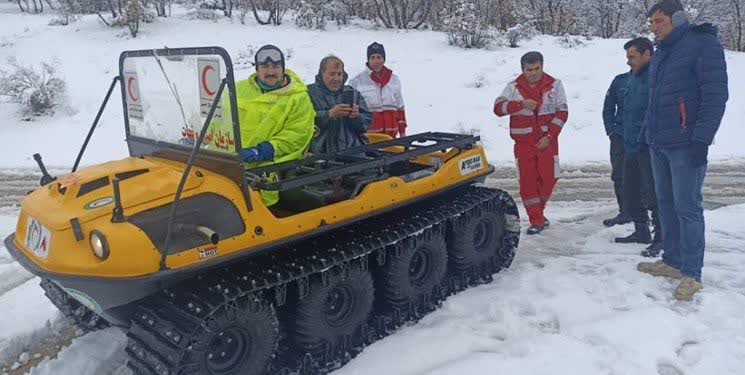 نجات ۵۴ خانواده گرفتار در برف و کولاک شب گذشته کهگیلویه و بویراحمد توسط هلال احمر