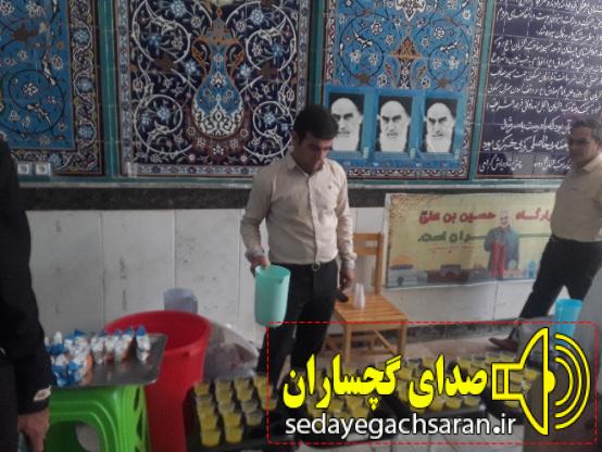 به مناسبت یوم الله ۱۵ خرداد به همت سد چم شیر با برپای ایستگاه صلواتی  از مردم پذیرایی کردند