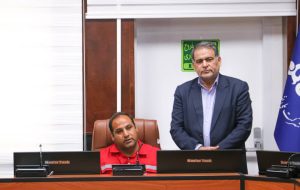اقدام ماندگار مدیرعامل نفت گچساران  *کمالی صندلی مدیریت را به یک کارگر خدوم عملیاتی داد*