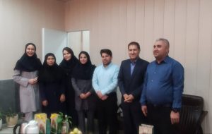 به مناسبت ٨شهریور   ماه  روز اورژانس اجتماعی ۱۲۳ رئیس بهزیستی گچساران با حضور در محل اورژانس اجتماعی ۱۲۳از کارمندان آن بخش تجلیل کرد.
