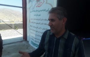 کار آفرینی که در باشت دست دلال کوتاه می کند