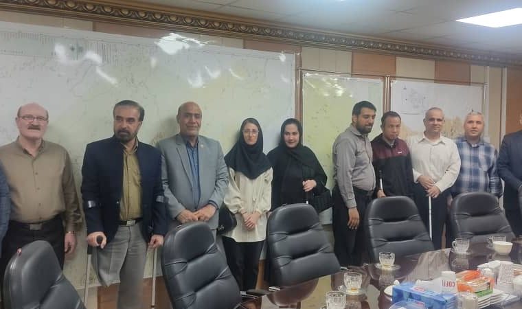 دیدار اعضای هئیت مدیره انجمن نابینایان صبح امید گچساران با مدیرعامل و اعضای هئیت مدیره شرکت بهربرداری نفت وگاز گچساران دیدار اعضای هئیت مدیره انجمن نابینایان صبح امید گچساران با مدیرعامل و اعضای هئیت مدیره شرکت بهربرداری نفت وگاز گچساران