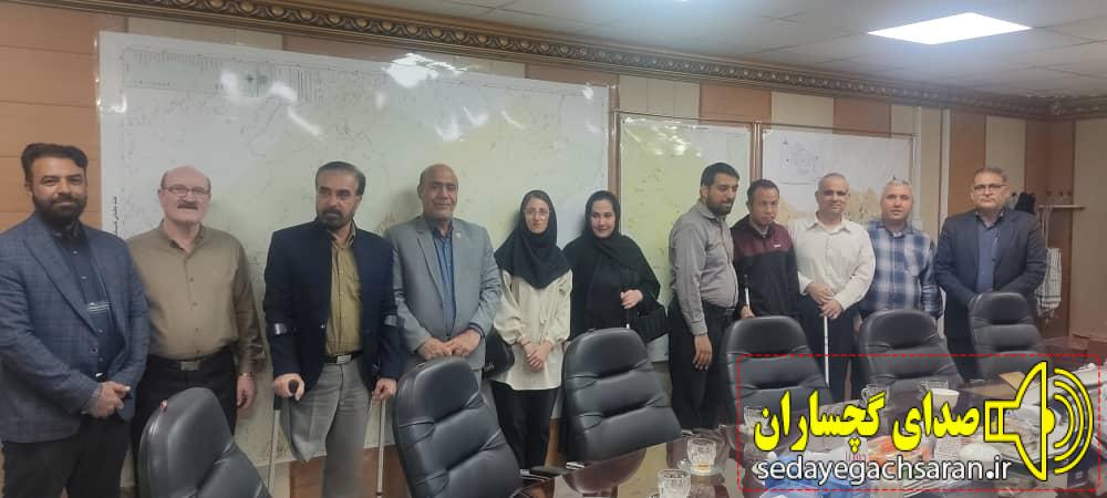 دیدار اعضای هئیت مدیره انجمن نابینایان صبح امید گچساران با مدیرعامل و اعضای هئیت مدیره شرکت بهربرداری نفت وگاز گچساران دیدار اعضای هئیت مدیره انجمن نابینایان صبح امید گچساران با مدیرعامل و اعضای هئیت مدیره شرکت بهربرداری نفت وگاز گچساران