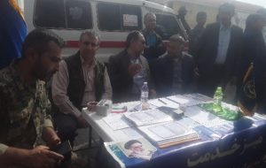 به مناسبت هفته بسیج با حضور استاندار و مدیران کل استانی در محل نماز جمعه گچساران میز خدمت برپا شد . گزارش تصویری