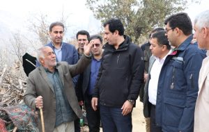 رئیس سازمان مدیریت و برنامه‌ریزی استان به همراه تعدادی از مدیران کل دستگاه‌های اجرایی استان و فرماندار کهگیلویه از طرح‌های عمرانی و اقتصادی بخش دیشموک بازدید بعمل آوردند