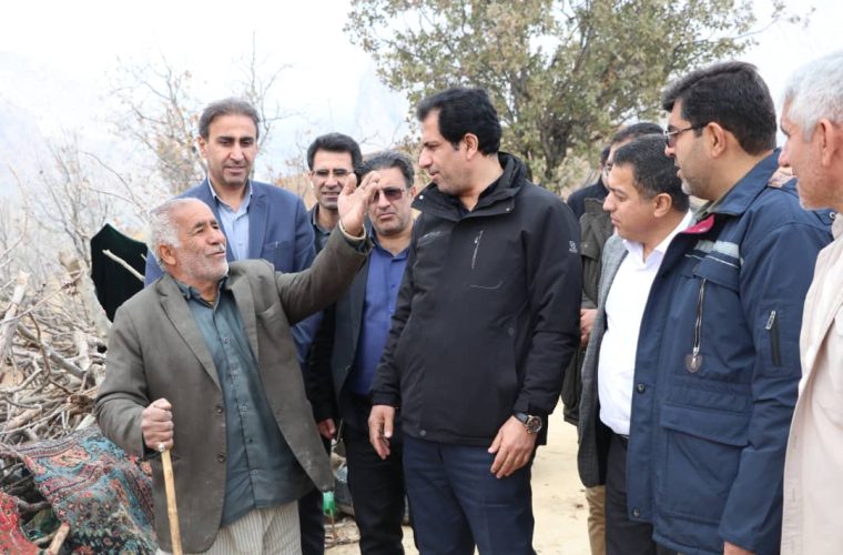 رئیس سازمان مدیریت و برنامه‌ریزی استان به همراه تعدادی از مدیران کل دستگاه‌های اجرایی استان و فرماندار کهگیلویه از طرح‌های عمرانی و اقتصادی بخش دیشموک بازدید بعمل آوردند