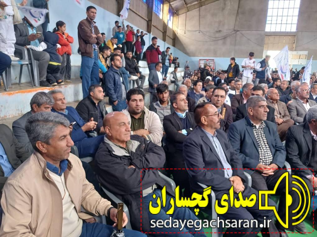 در همایش سادات زاد احمد چه گذشت /از اخطار هواداران تا اعلام مسابقه تاجگردون با دلاویز