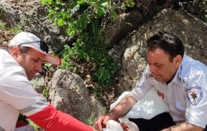 عملیات ۳ ساعته اورژانس ۱۱۵ و هلال احمر جهت نجات جان مصدوم سقوط از ارتفاع