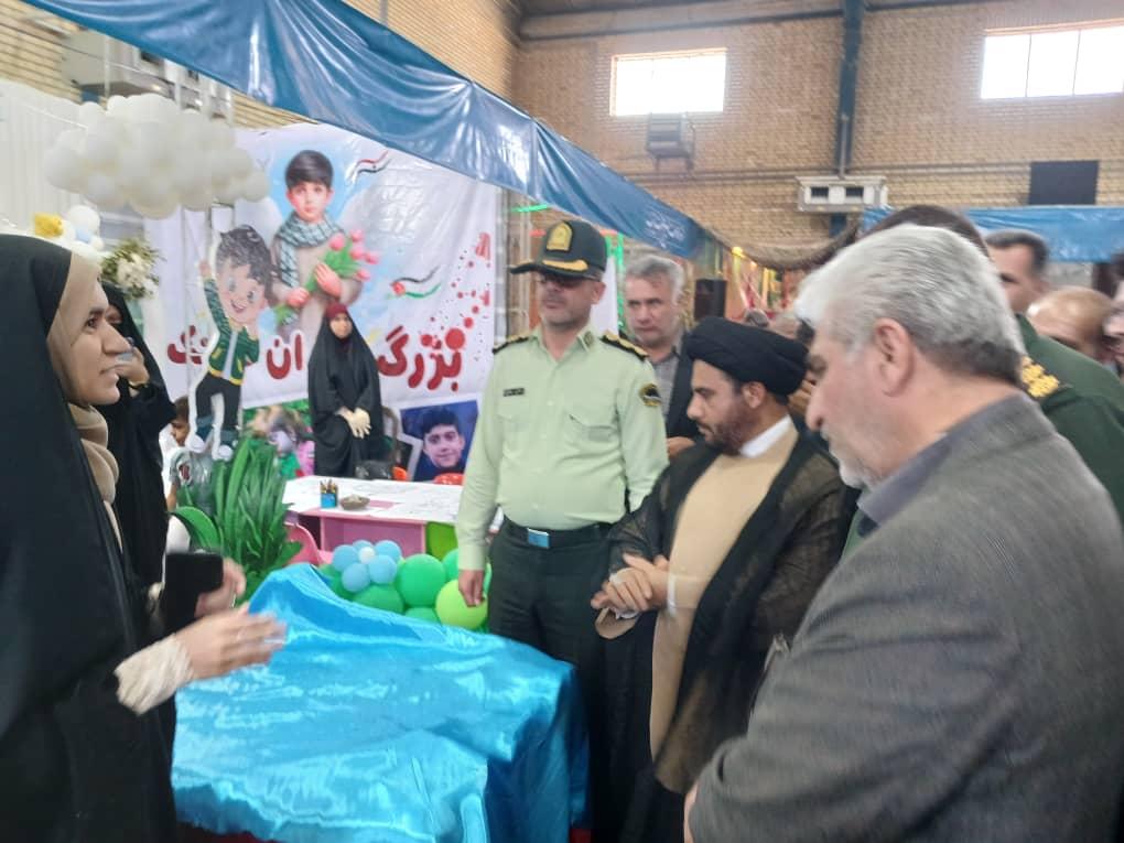 با حضور نسل جوان و نوجوان؛نمایشگاه «روایت عشق» در گچساران افتتاح شد+ تصاویر