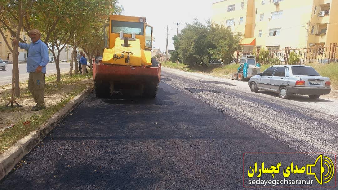 آغاز روکش آسفالت و لکه گیری معابر و خیابانهای سطح شهر در سال جدید آغاز روکش آسفالت و لکه گیری معابر و خیابانهای سطح شهر در سال جدید