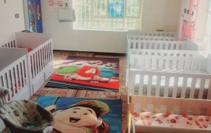 شیرخوارگاه گل‌های یاسوج پس از سالها، آخرین فرزند خود را به آغوش گرم خانواده‌ سپرد و سکوت مهربانانه‌اش را آغاز کرد