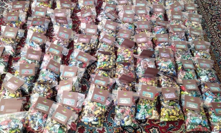 موکب طریق کربلا به مناسبت   شب یلدا در کنار نیازمندان این شهرماند